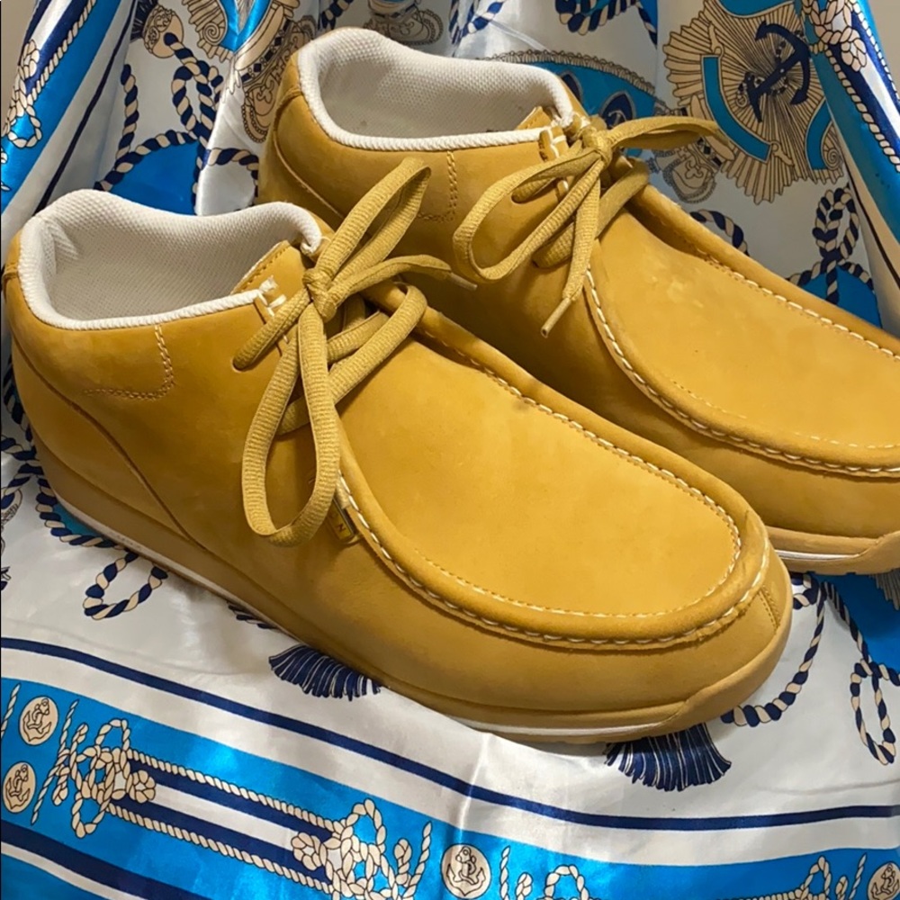 Men’s Tan Lugz